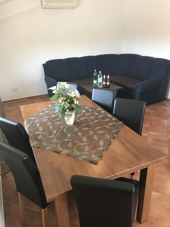 Apartments Miljak Fazana Luaran gambar