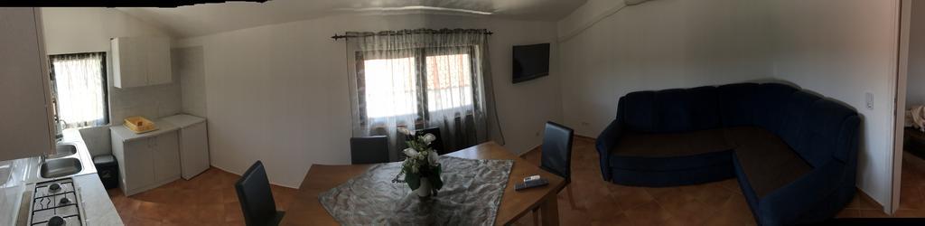 Apartments Miljak Fazana Luaran gambar