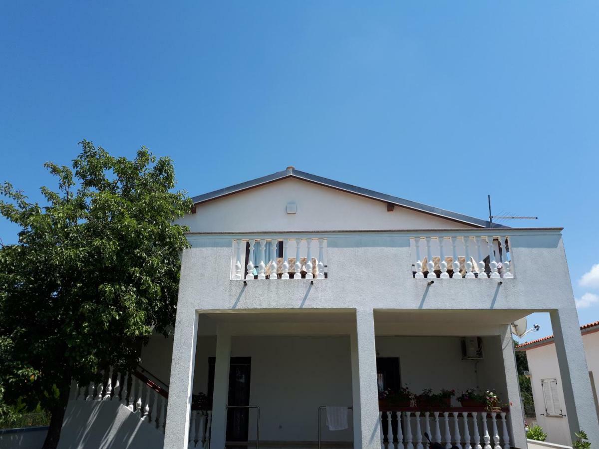 Apartments Miljak Fazana Luaran gambar